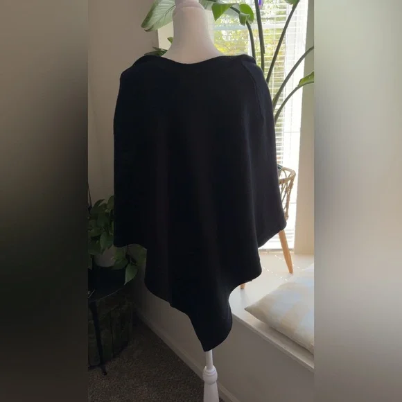 lululemon athletica Black Poncho 100% merino wool - Picture 4 of 5